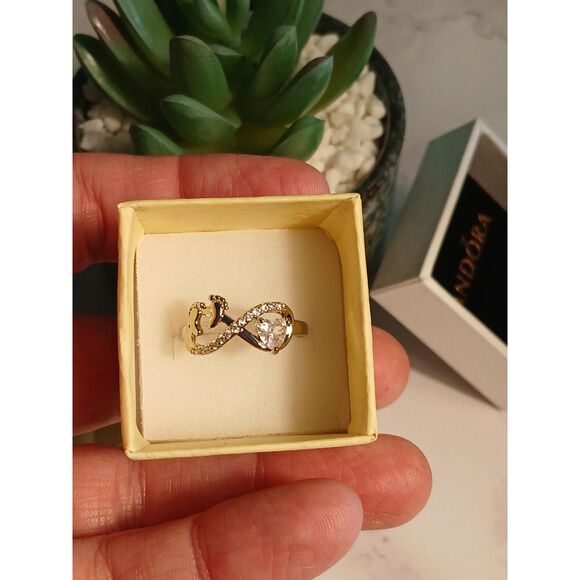 White Zircon New Mom Baby Footprints Infinity Ring – S925 Sterling Silver - Picture 6 of 13